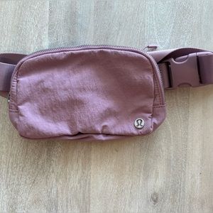 Lululemon Everywhere Belt Bag